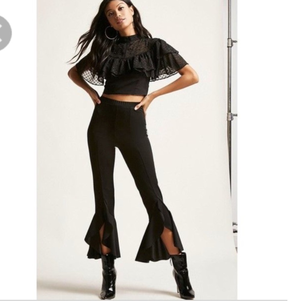 SOLD‼️ Black ruffle dress pants
